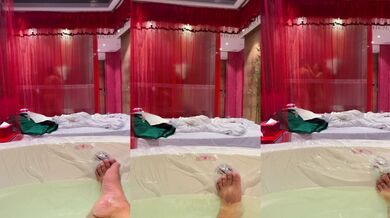 商场女厕全景偷拍多位极品高跟少妇嘘嘘各种极品鲍鱼完美呈 (4)